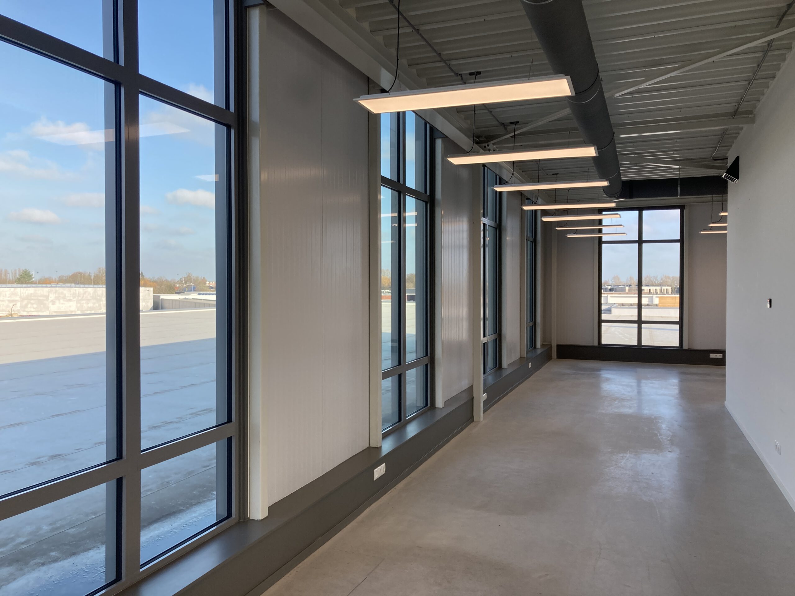 bedrijfsgebouw groen modern kantoor